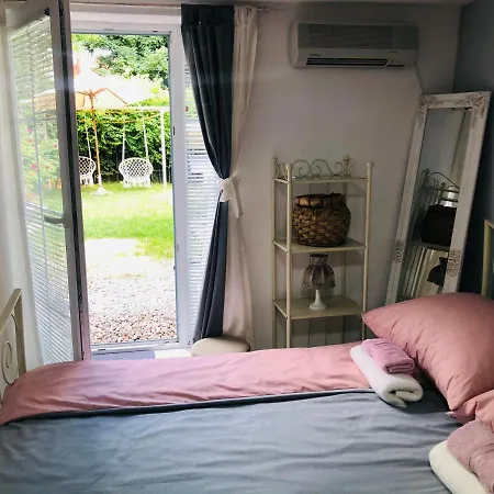 ゲストハウス Indira *