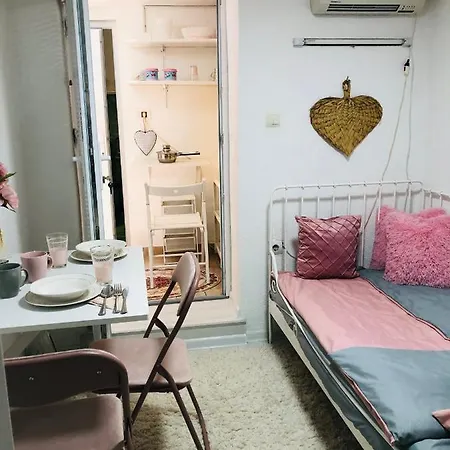 Indira ゲストハウス *