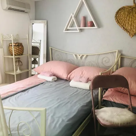 Indira ゲストハウス *