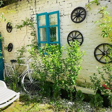 Indira ゲストハウス ヴィソコ